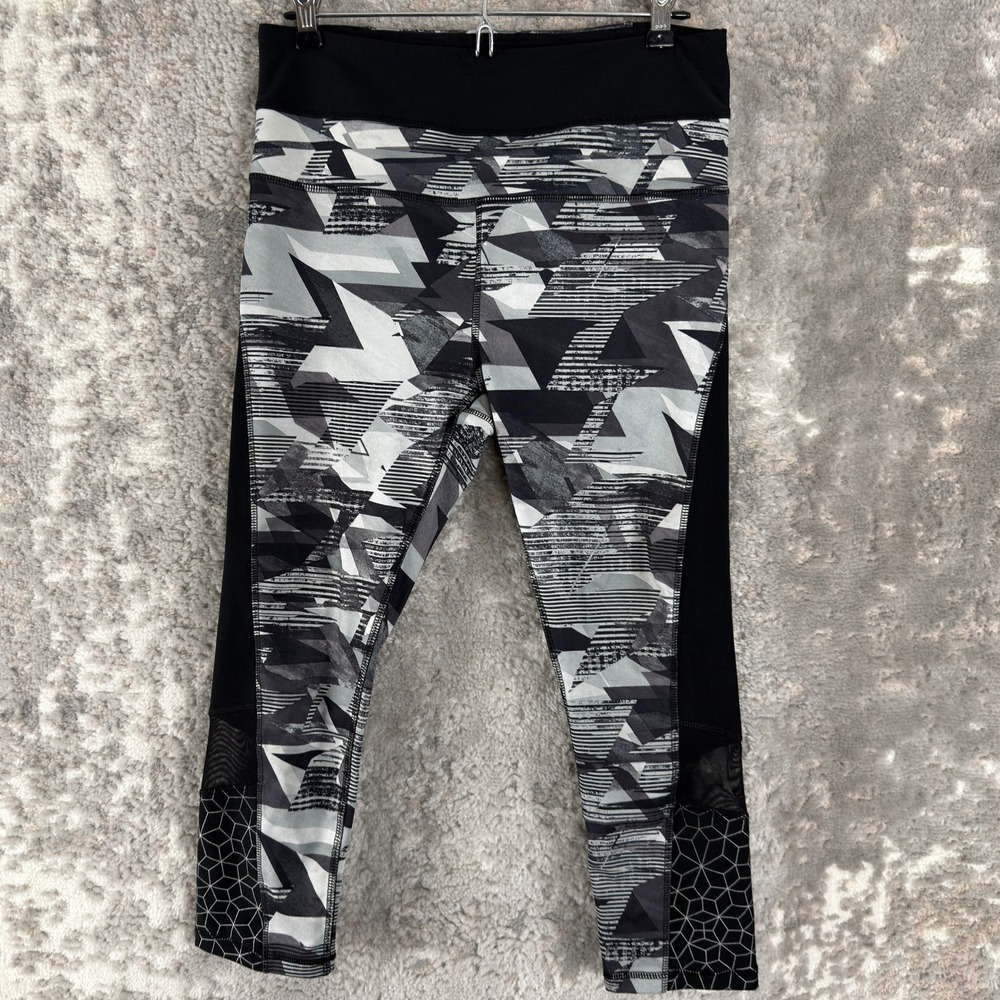 RBX Size M Geometric Mesh Pocket Capri Leggings Black White Gray Cropped Women